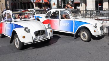 Paris : rallye en 2CV