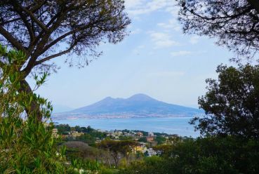 Naples : rallye en Vespa